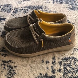 Youth boys size 4-5 Hey Dude shoes